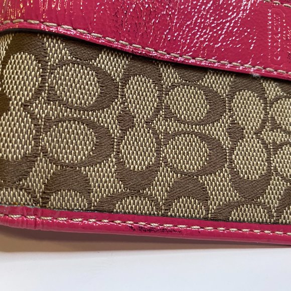 Small Pink Wallelt/ID Holder from Coach - Picture 3 of 11